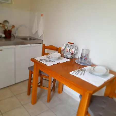 Irinis In Daire Kalamata